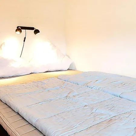 Three-bedroom Holiday In 1 *